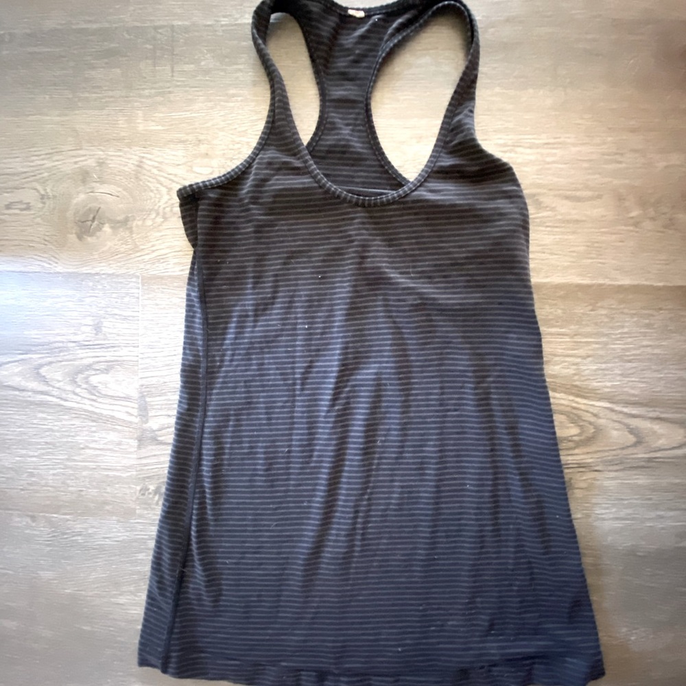 LULULEMON workout top!